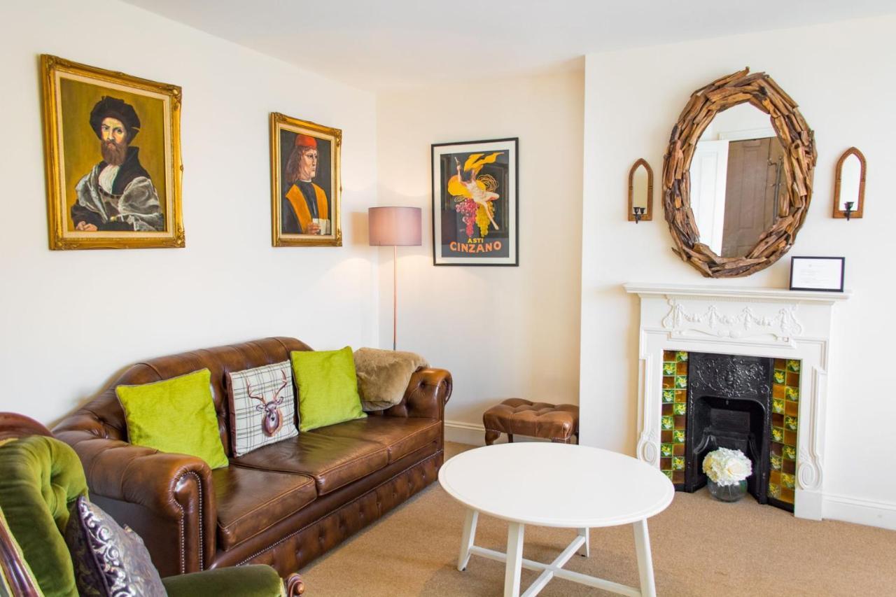 Host & - York Terrace Holiday home *